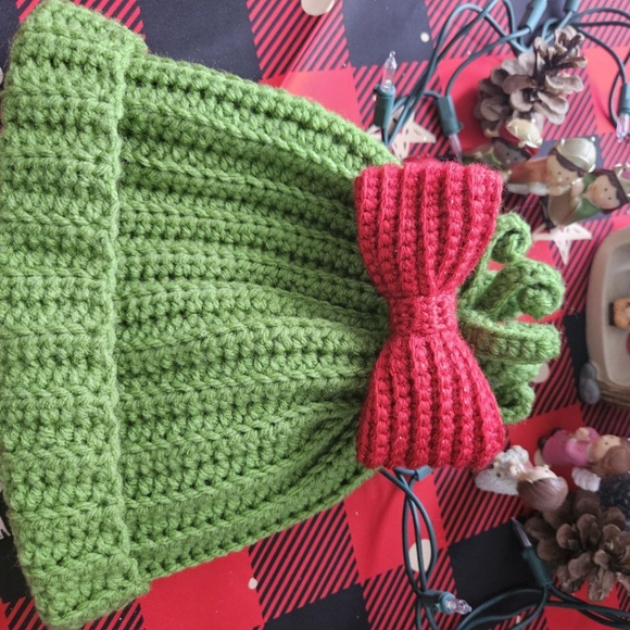 Winter hat - Grinch inspired - Picture 11 of 11
